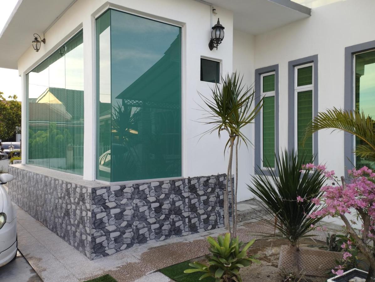 Hotel Inap Idaman 4 Near Hospital Husm Kubang Kerian à Kota Bharu Extérieur photo